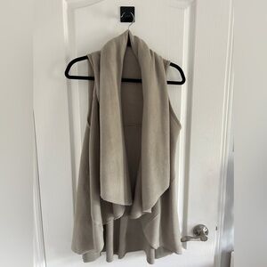 Sleeveless sweater shawl - one size